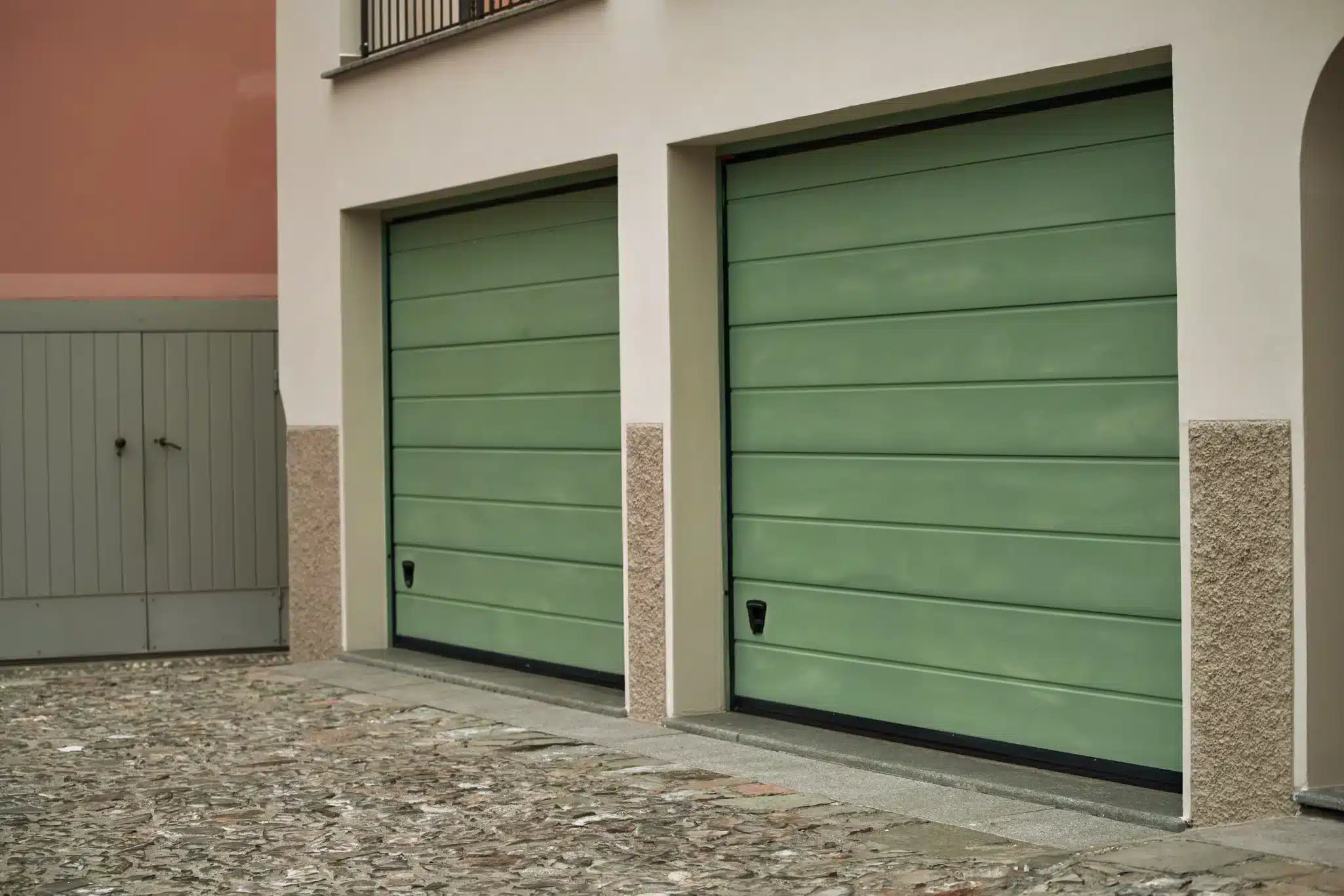porte de garage verte aubusson