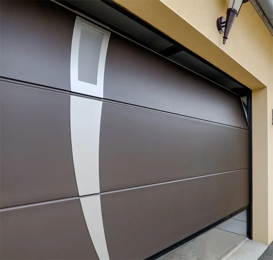 porte de garage sectionnelle panazol - porte de garage motorisée panazol - installation porte de garage Panazol - porte de garage aluminium panazol